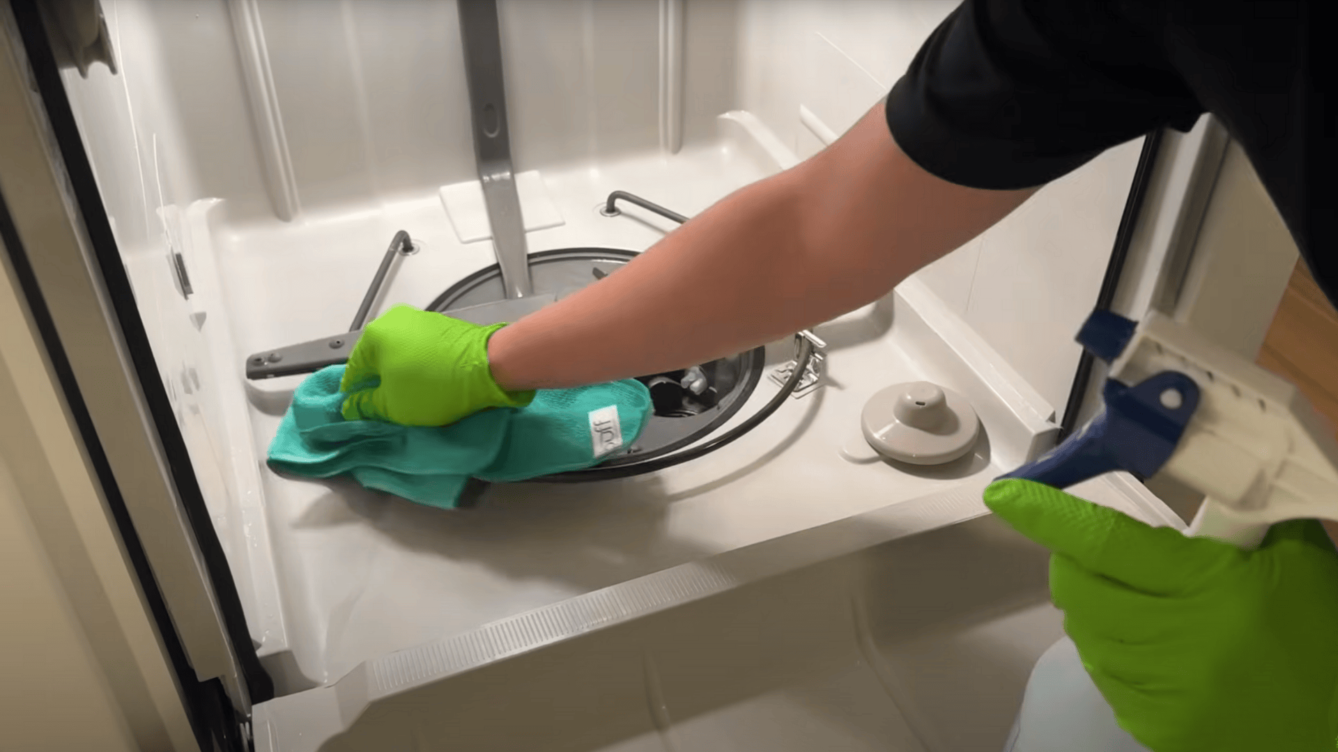 deodorize with baking soda