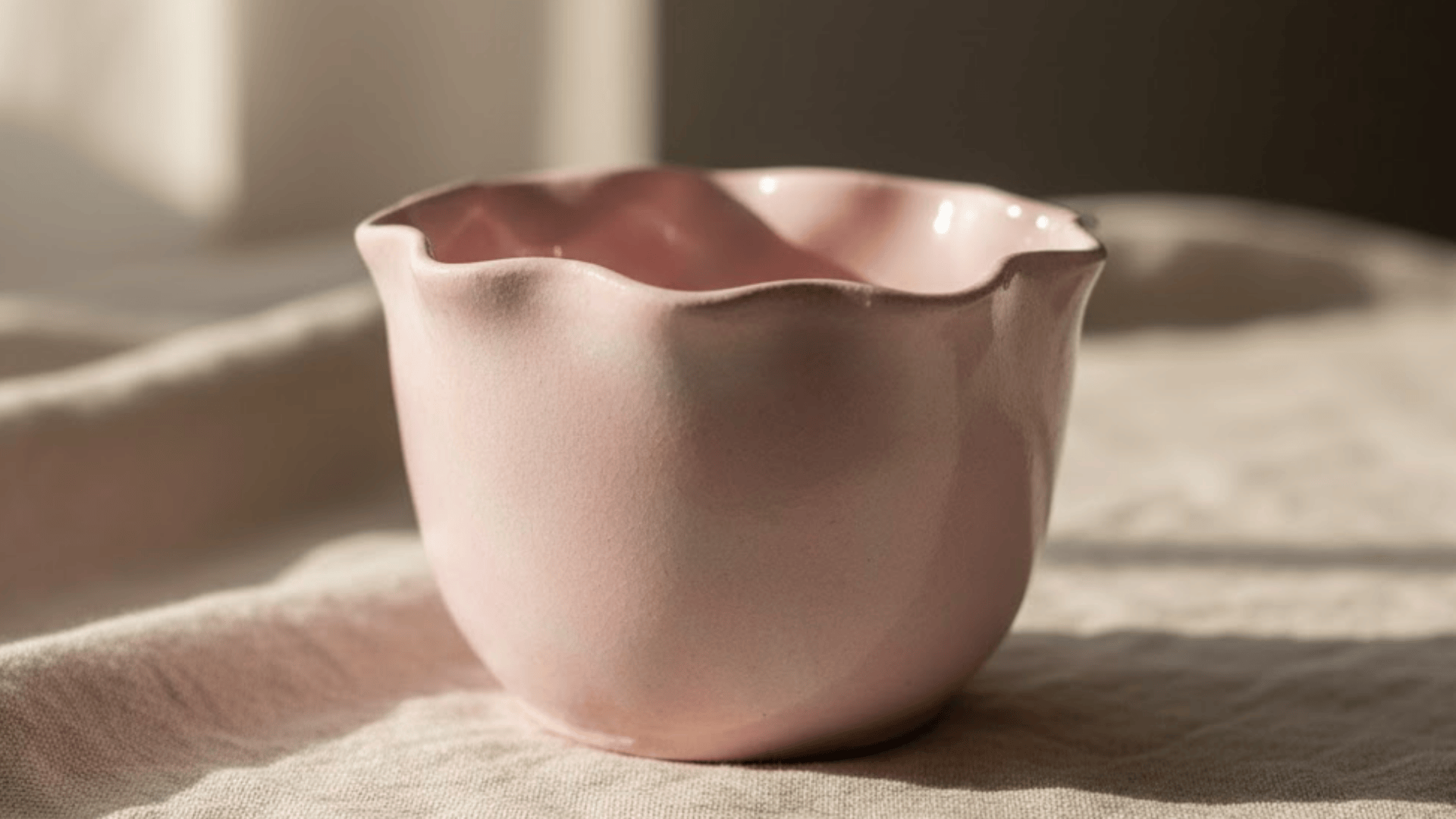 wavy rim pot pinch pot ideas